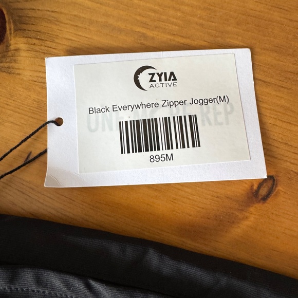 Black Everywhere Zipper Jogger Medium New with Tags - Picture 3 of 5